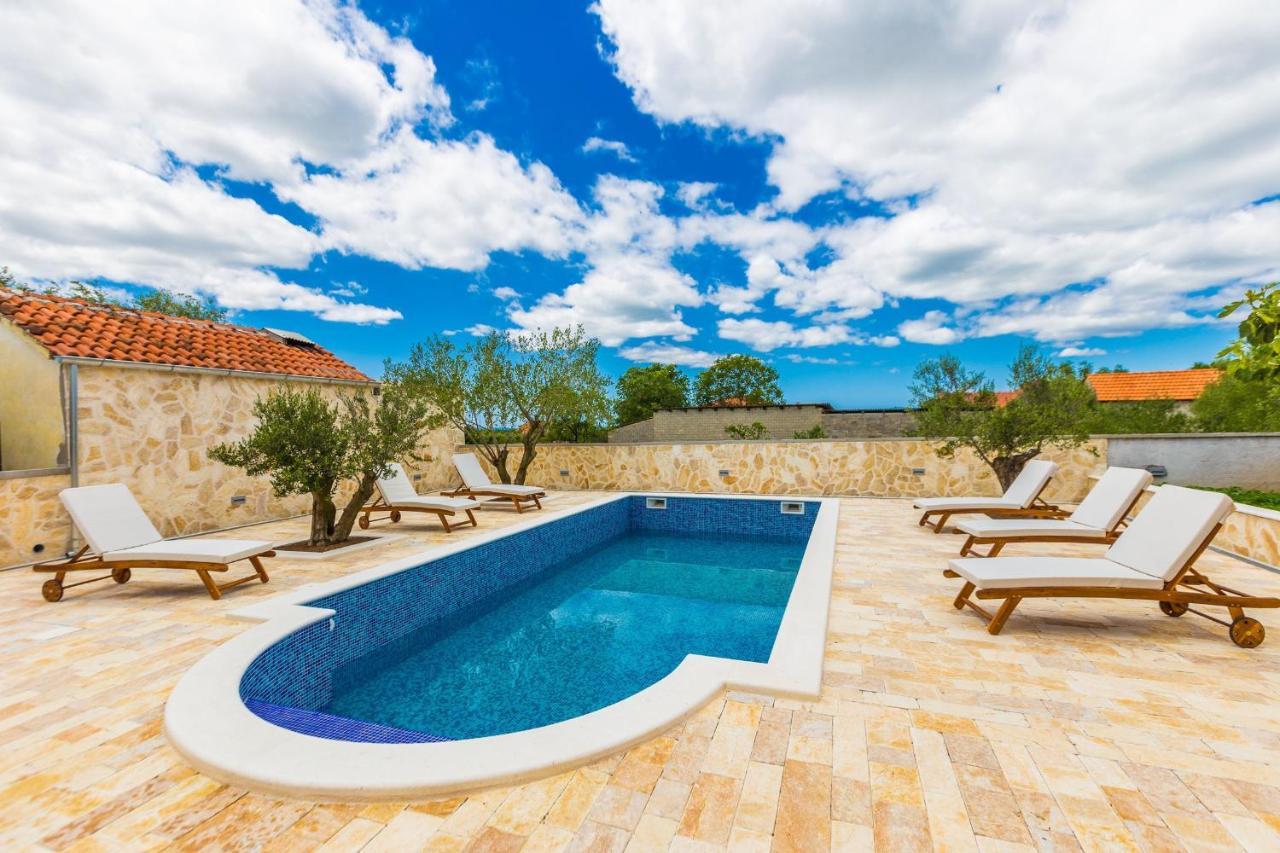 Villa Tina With Swimming Pool, Tennis Court, Games Room, Sauna, Gym, Bbq Policnik Exterior foto