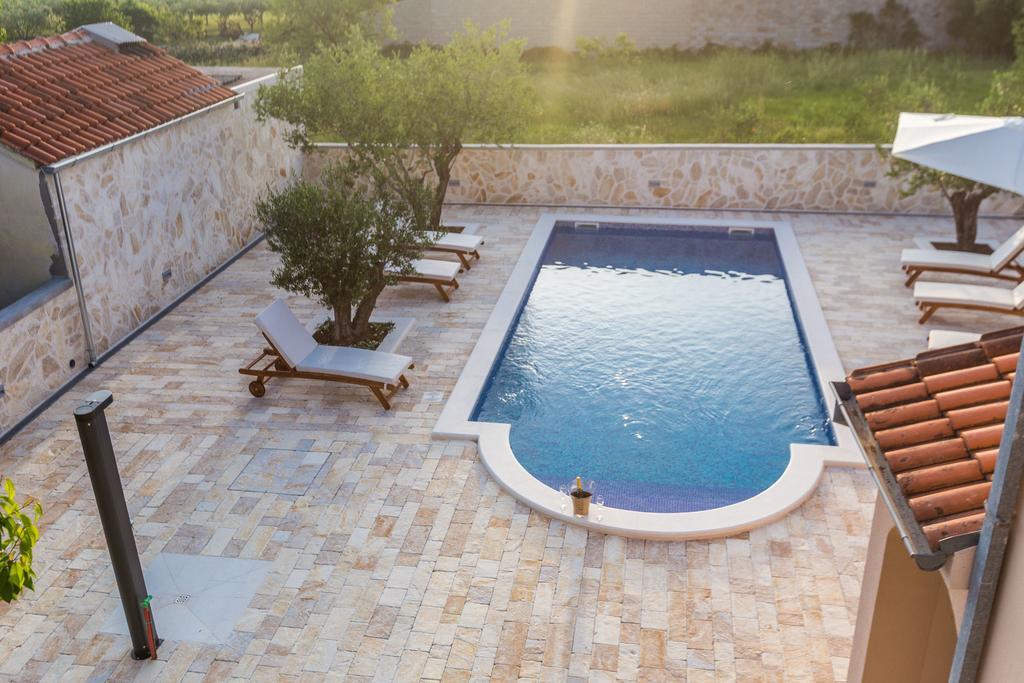 Villa Tina With Swimming Pool, Tennis Court, Games Room, Sauna, Gym, Bbq Policnik Exterior foto