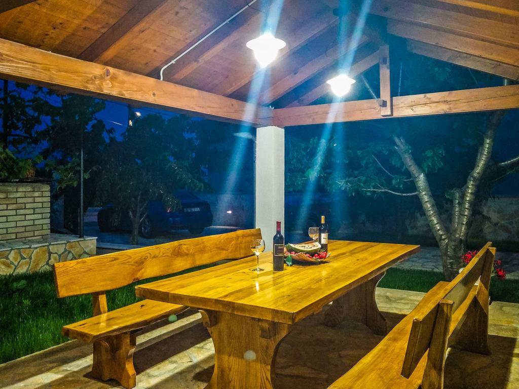 Villa Tina With Swimming Pool, Tennis Court, Games Room, Sauna, Gym, Bbq Policnik Exterior foto
