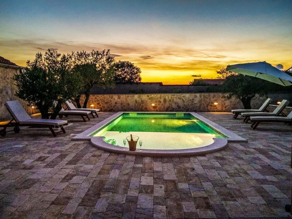 Villa Tina With Swimming Pool, Tennis Court, Games Room, Sauna, Gym, Bbq Policnik Exterior foto